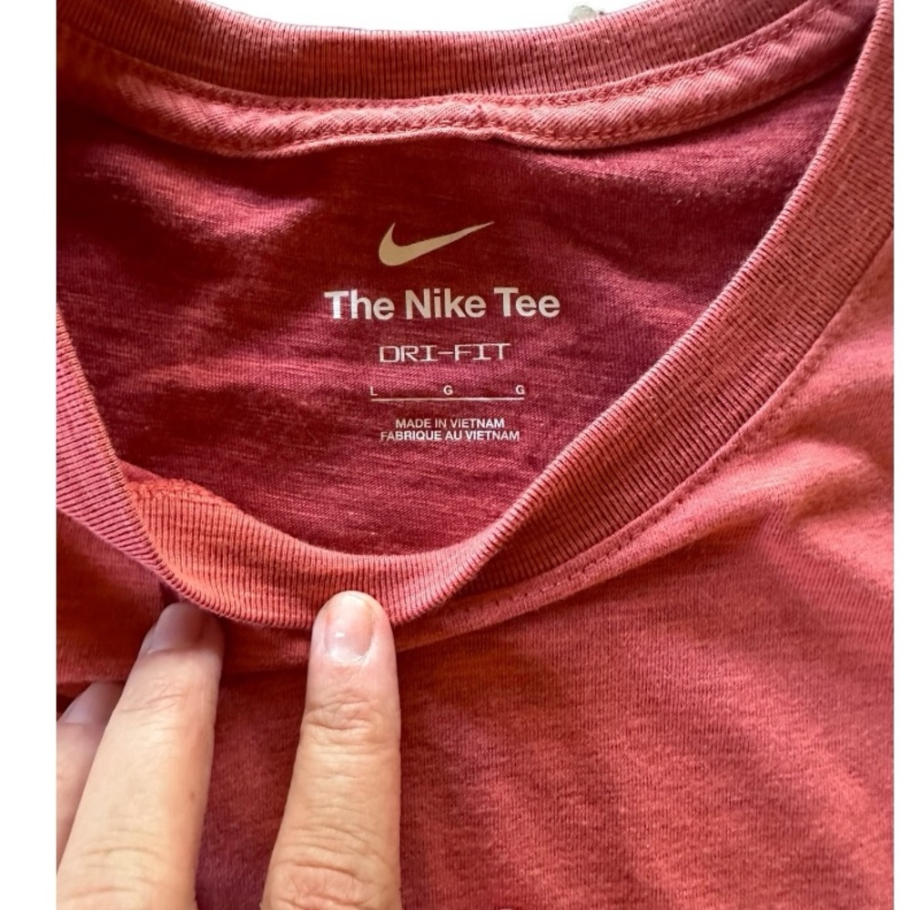 Nike • Dri-Fit Tee - Picture 5 of 8